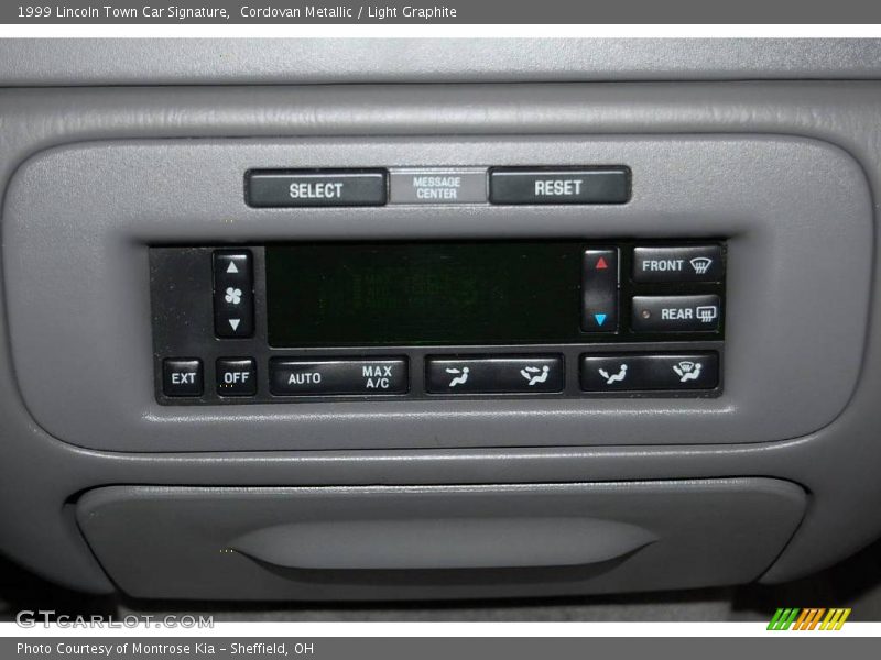 Cordovan Metallic / Light Graphite 1999 Lincoln Town Car Signature