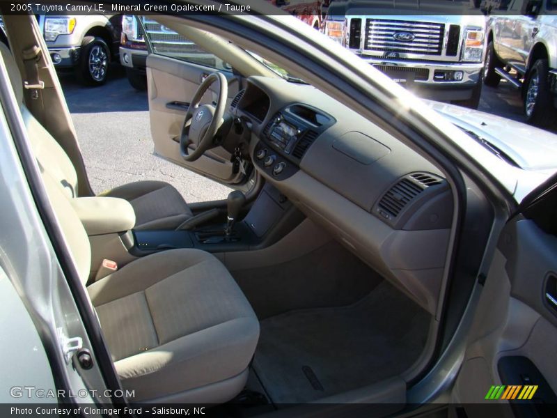 Mineral Green Opalescent / Taupe 2005 Toyota Camry LE