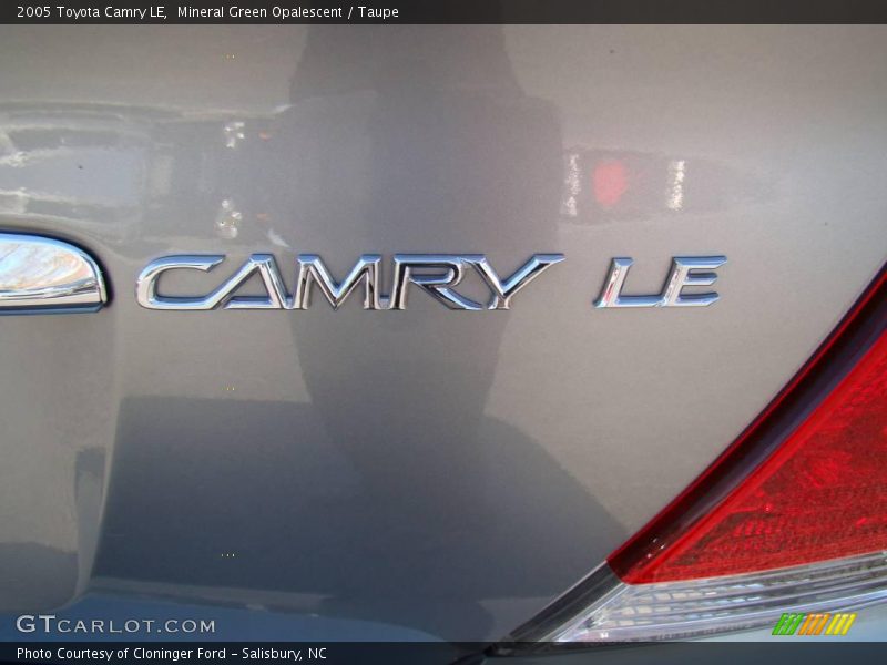 Mineral Green Opalescent / Taupe 2005 Toyota Camry LE