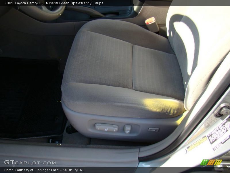 Mineral Green Opalescent / Taupe 2005 Toyota Camry LE