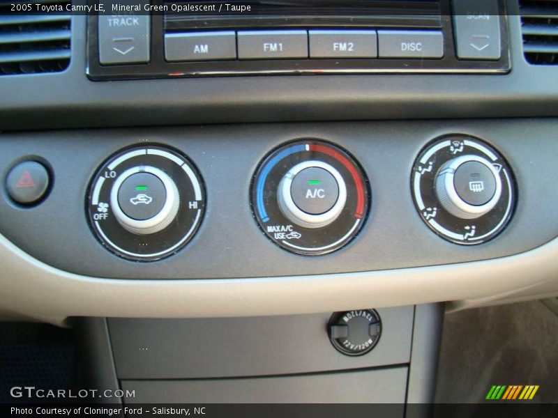 Mineral Green Opalescent / Taupe 2005 Toyota Camry LE