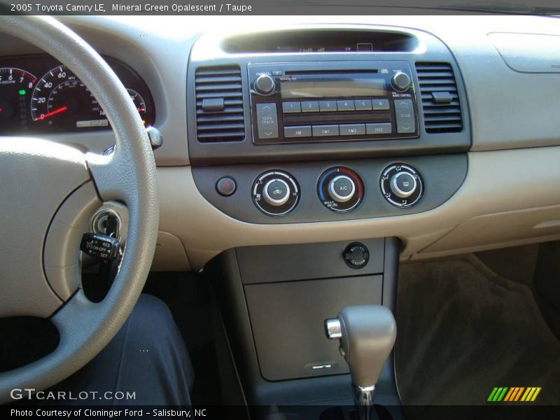 Mineral Green Opalescent / Taupe 2005 Toyota Camry LE