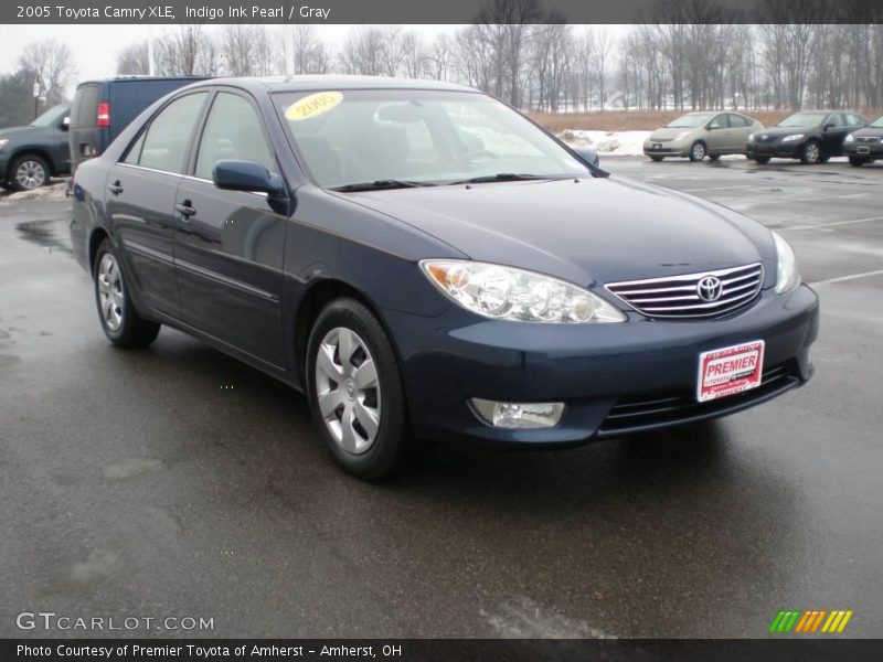 Indigo Ink Pearl / Gray 2005 Toyota Camry XLE