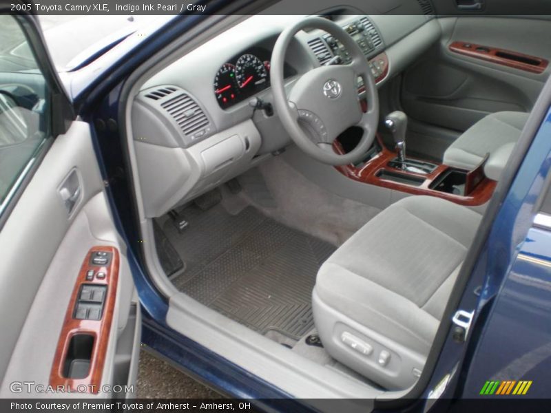 Indigo Ink Pearl / Gray 2005 Toyota Camry XLE