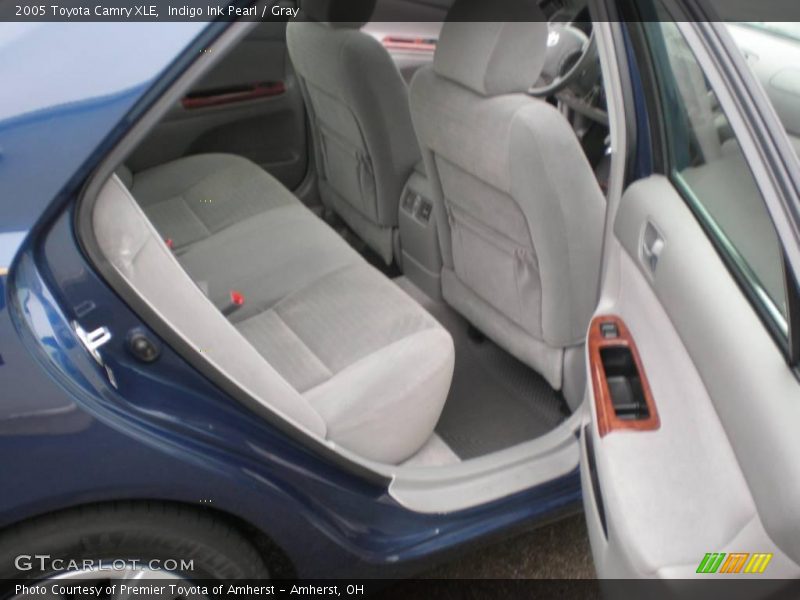 Indigo Ink Pearl / Gray 2005 Toyota Camry XLE
