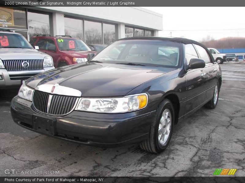 Midnight Grey Metallic / Light Graphite 2000 Lincoln Town Car Signature