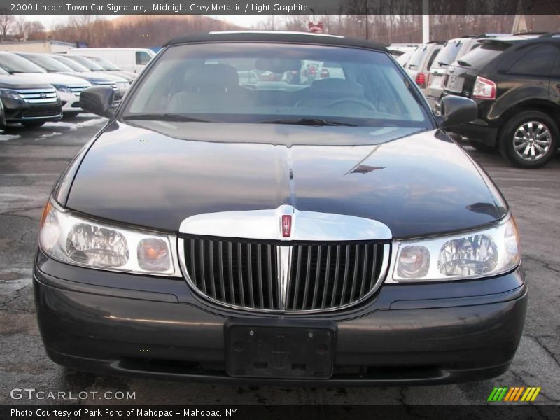 Midnight Grey Metallic / Light Graphite 2000 Lincoln Town Car Signature