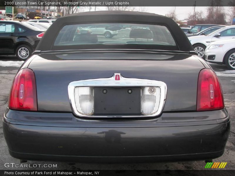 Midnight Grey Metallic / Light Graphite 2000 Lincoln Town Car Signature