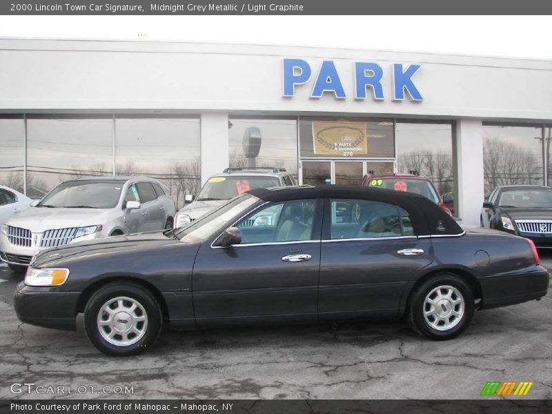 Midnight Grey Metallic / Light Graphite 2000 Lincoln Town Car Signature