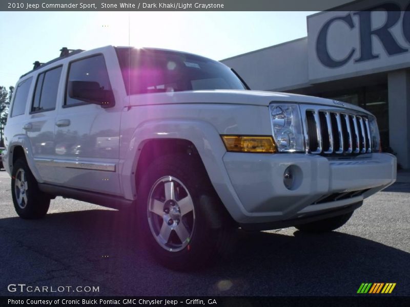 Stone White / Dark Khaki/Light Graystone 2010 Jeep Commander Sport