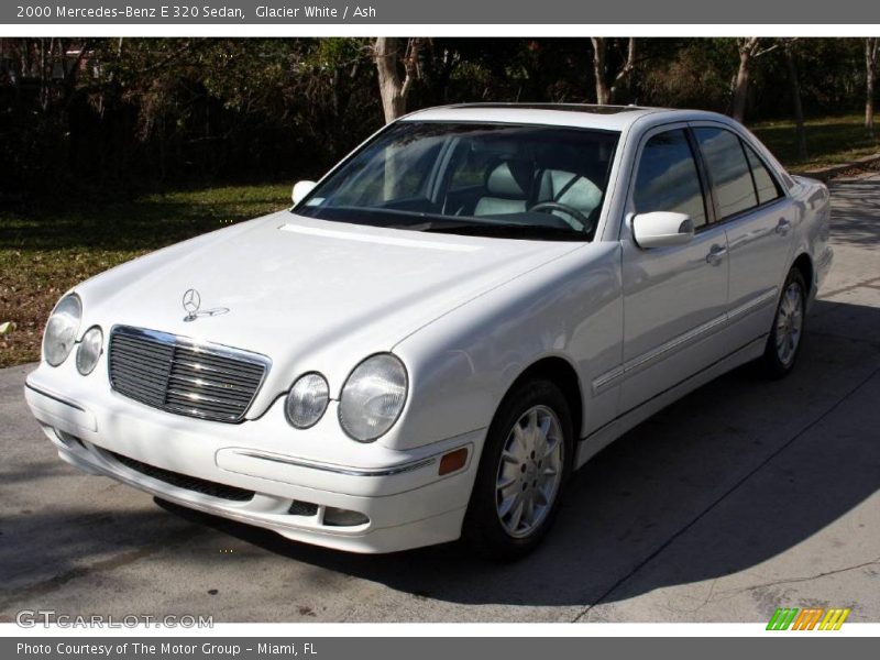 Glacier White / Ash 2000 Mercedes-Benz E 320 Sedan