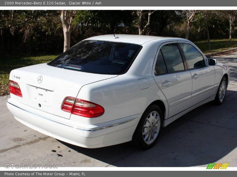 Glacier White / Ash 2000 Mercedes-Benz E 320 Sedan