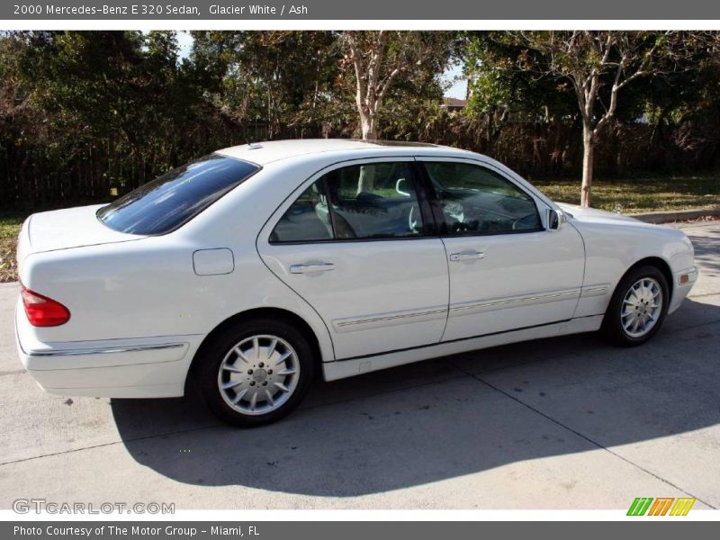 Glacier White / Ash 2000 Mercedes-Benz E 320 Sedan