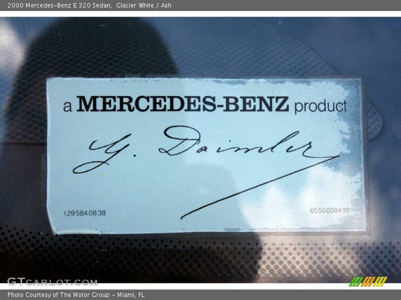 Glacier White / Ash 2000 Mercedes-Benz E 320 Sedan