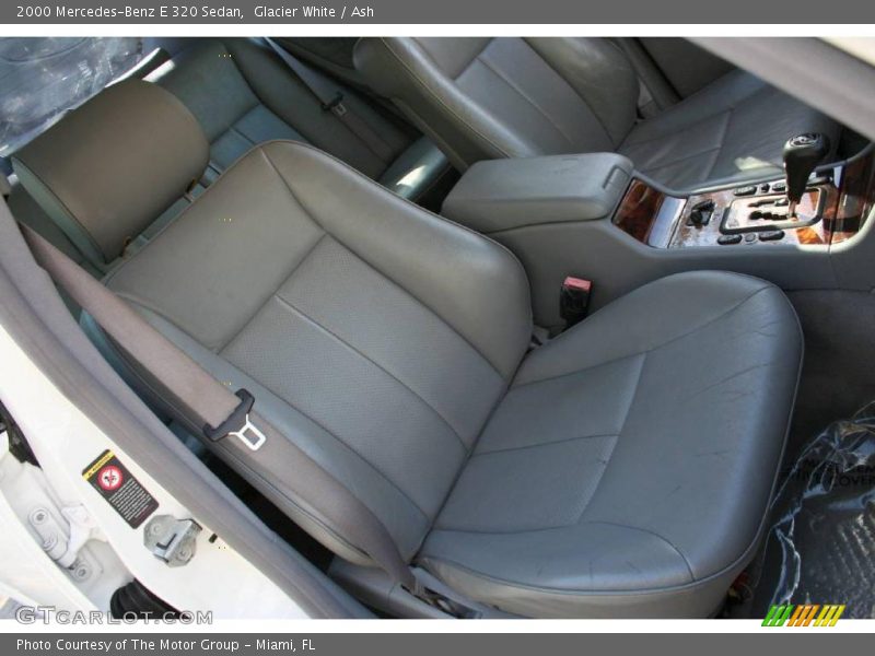 Glacier White / Ash 2000 Mercedes-Benz E 320 Sedan