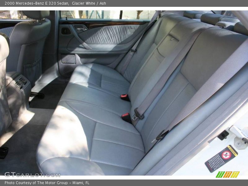 Glacier White / Ash 2000 Mercedes-Benz E 320 Sedan