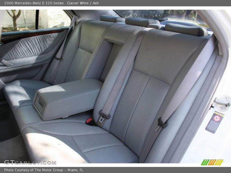 Glacier White / Ash 2000 Mercedes-Benz E 320 Sedan