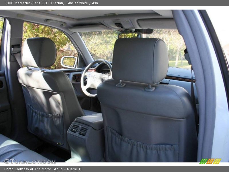Glacier White / Ash 2000 Mercedes-Benz E 320 Sedan