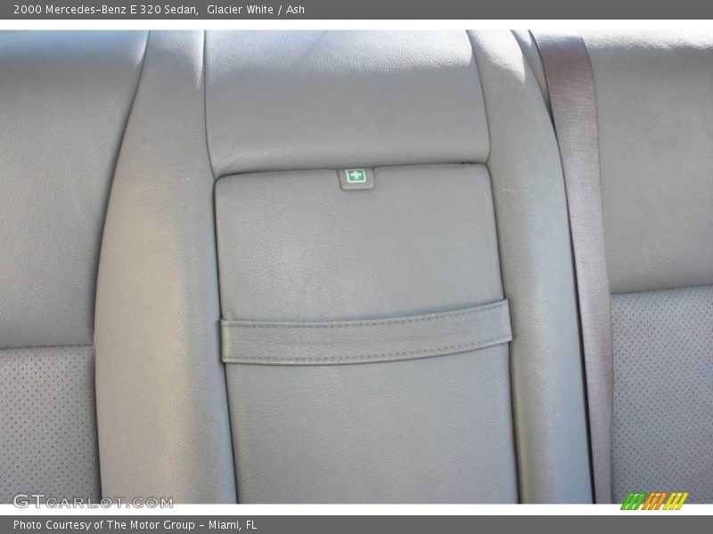 Glacier White / Ash 2000 Mercedes-Benz E 320 Sedan
