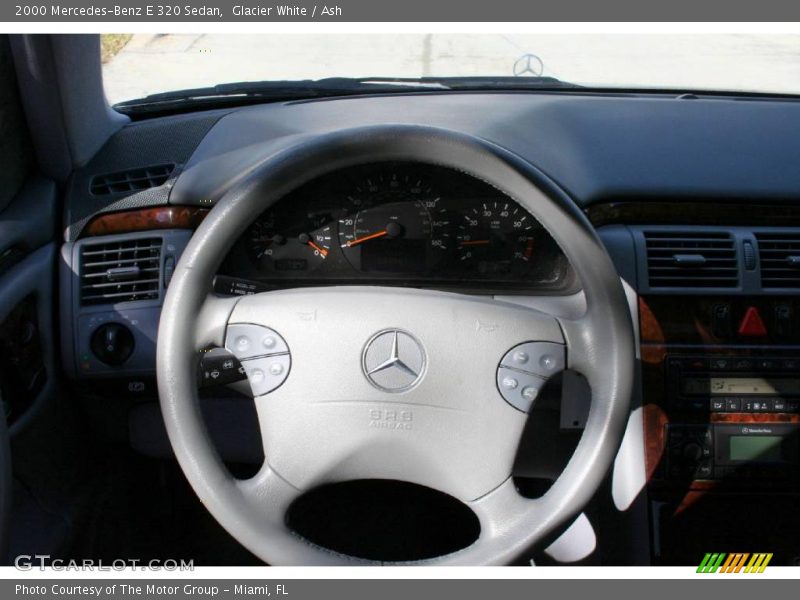 Glacier White / Ash 2000 Mercedes-Benz E 320 Sedan