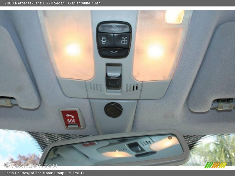Glacier White / Ash 2000 Mercedes-Benz E 320 Sedan