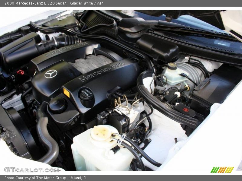 Glacier White / Ash 2000 Mercedes-Benz E 320 Sedan