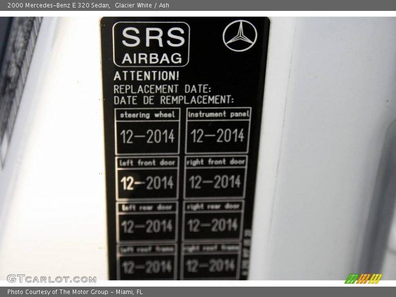 Glacier White / Ash 2000 Mercedes-Benz E 320 Sedan