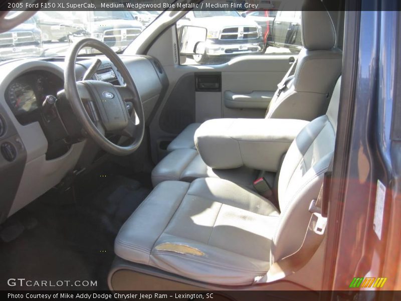 Medium Wedgewood Blue Metallic / Medium Flint Grey 2005 Ford F150 XL SuperCab