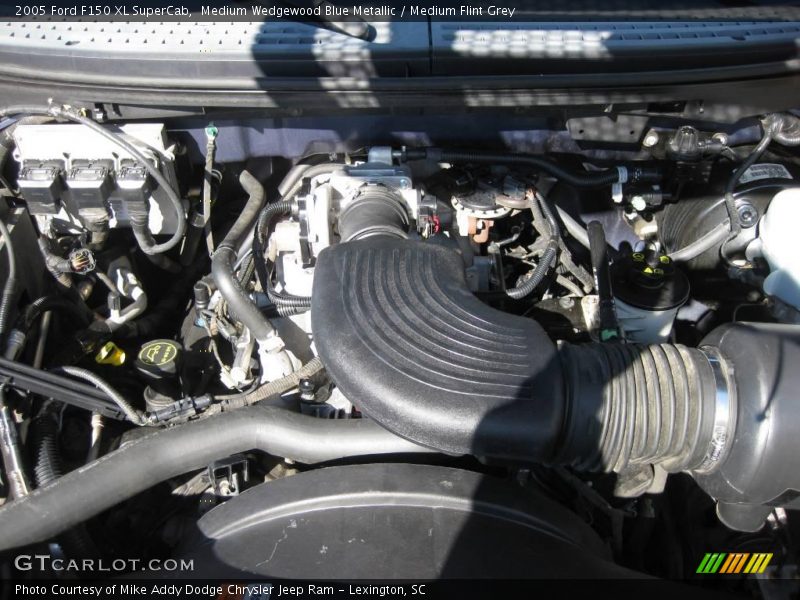 Medium Wedgewood Blue Metallic / Medium Flint Grey 2005 Ford F150 XL SuperCab