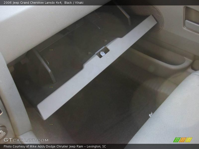 Black / Khaki 2006 Jeep Grand Cherokee Laredo 4x4