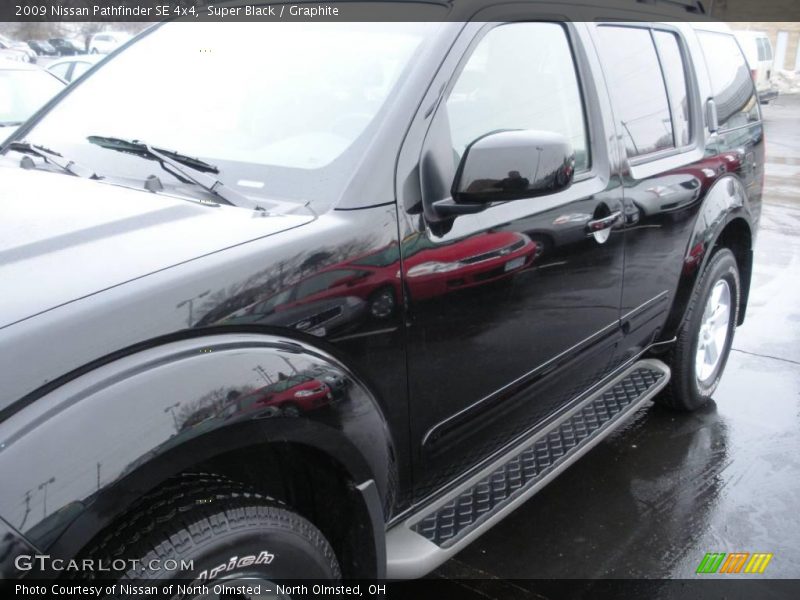 Super Black / Graphite 2009 Nissan Pathfinder SE 4x4