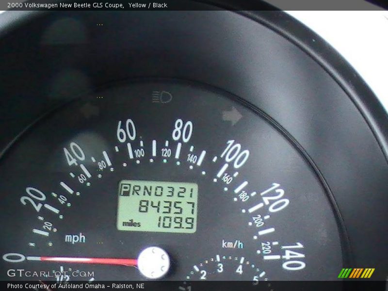 Yellow / Black 2000 Volkswagen New Beetle GLS Coupe