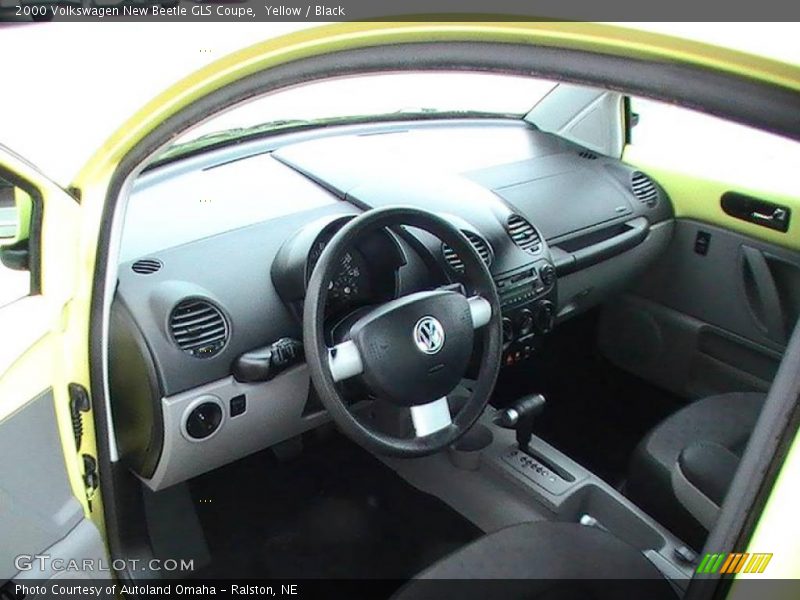 Yellow / Black 2000 Volkswagen New Beetle GLS Coupe