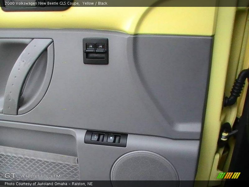 Yellow / Black 2000 Volkswagen New Beetle GLS Coupe