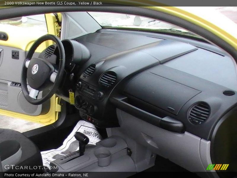 Yellow / Black 2000 Volkswagen New Beetle GLS Coupe