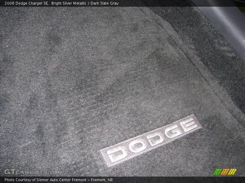 Bright Silver Metallic / Dark Slate Gray 2008 Dodge Charger SE