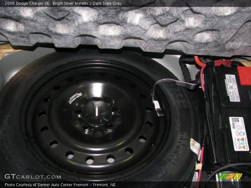 Bright Silver Metallic / Dark Slate Gray 2008 Dodge Charger SE