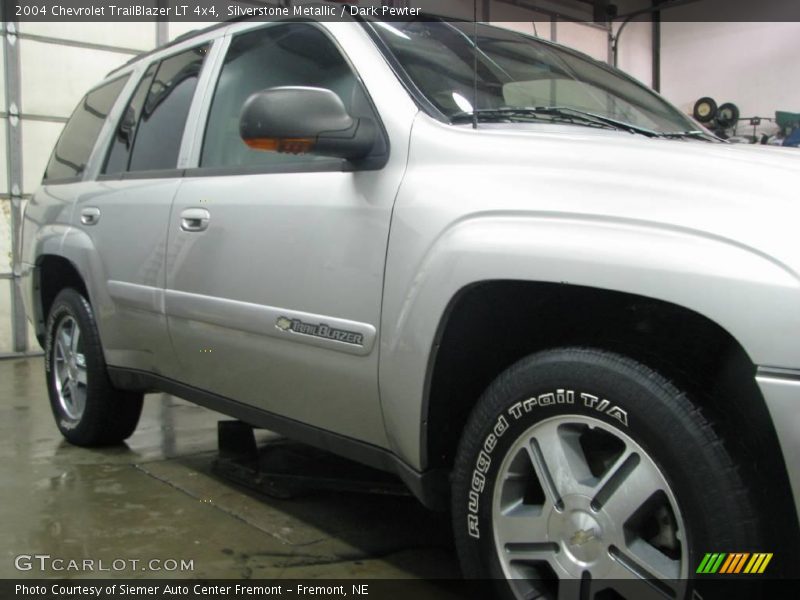 Silverstone Metallic / Dark Pewter 2004 Chevrolet TrailBlazer LT 4x4