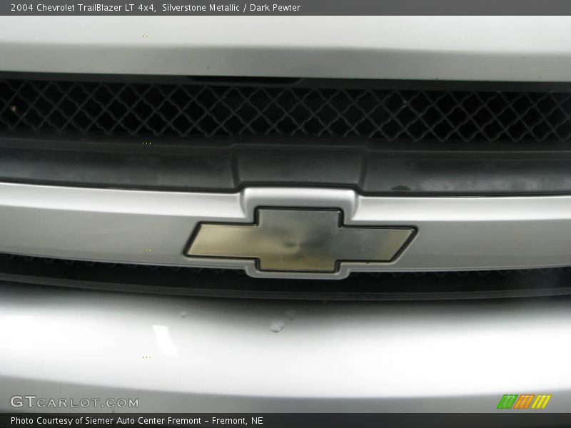 Silverstone Metallic / Dark Pewter 2004 Chevrolet TrailBlazer LT 4x4