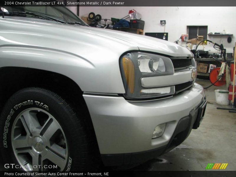Silverstone Metallic / Dark Pewter 2004 Chevrolet TrailBlazer LT 4x4