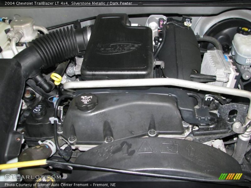 Silverstone Metallic / Dark Pewter 2004 Chevrolet TrailBlazer LT 4x4