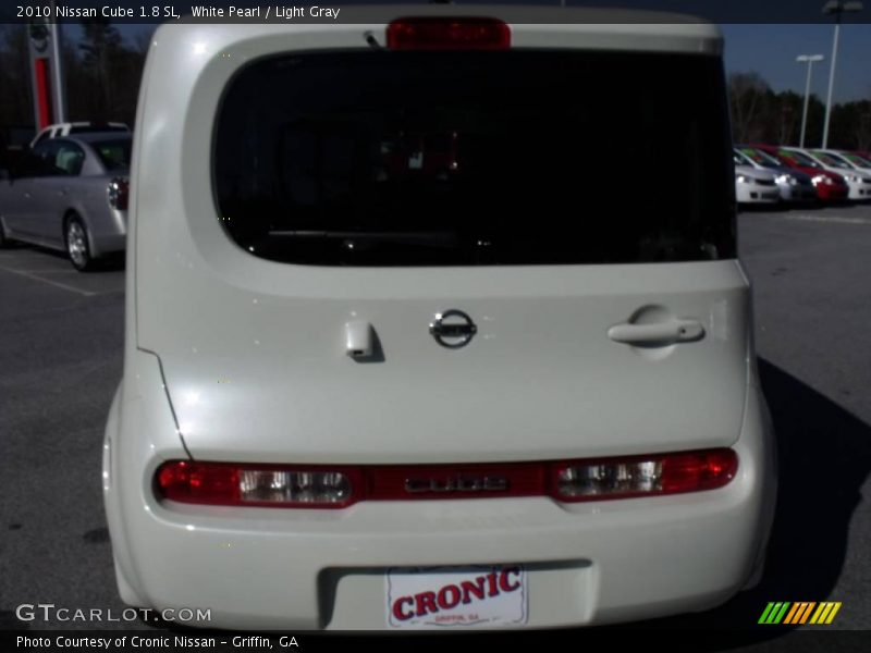 White Pearl / Light Gray 2010 Nissan Cube 1.8 SL