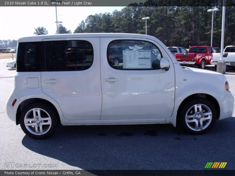 White Pearl / Light Gray 2010 Nissan Cube 1.8 SL