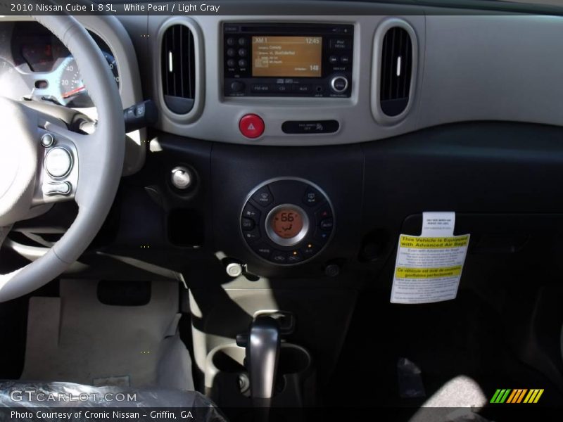 White Pearl / Light Gray 2010 Nissan Cube 1.8 SL