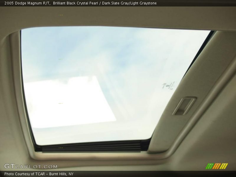 Brilliant Black Crystal Pearl / Dark Slate Gray/Light Graystone 2005 Dodge Magnum R/T
