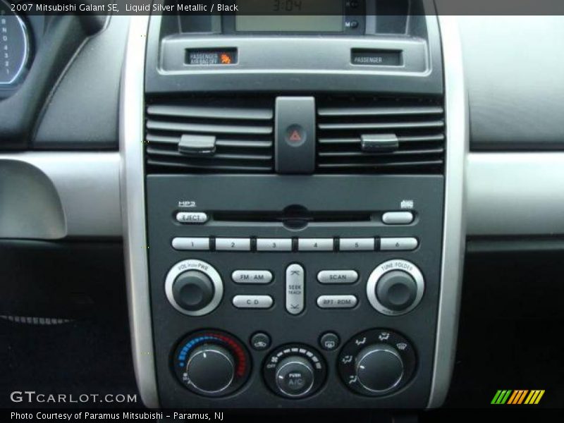 Liquid Silver Metallic / Black 2007 Mitsubishi Galant SE