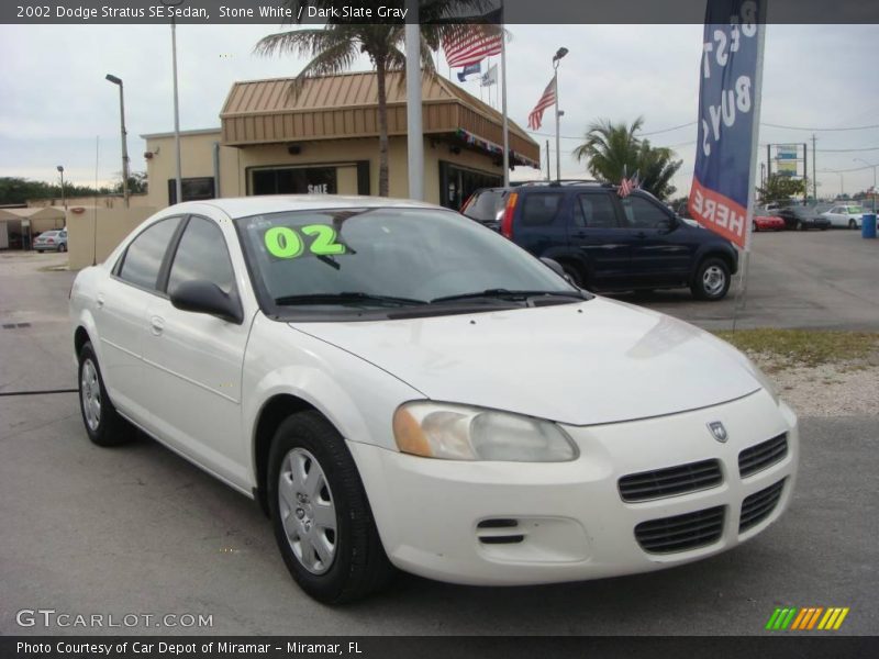 Stone White / Dark Slate Gray 2002 Dodge Stratus SE Sedan