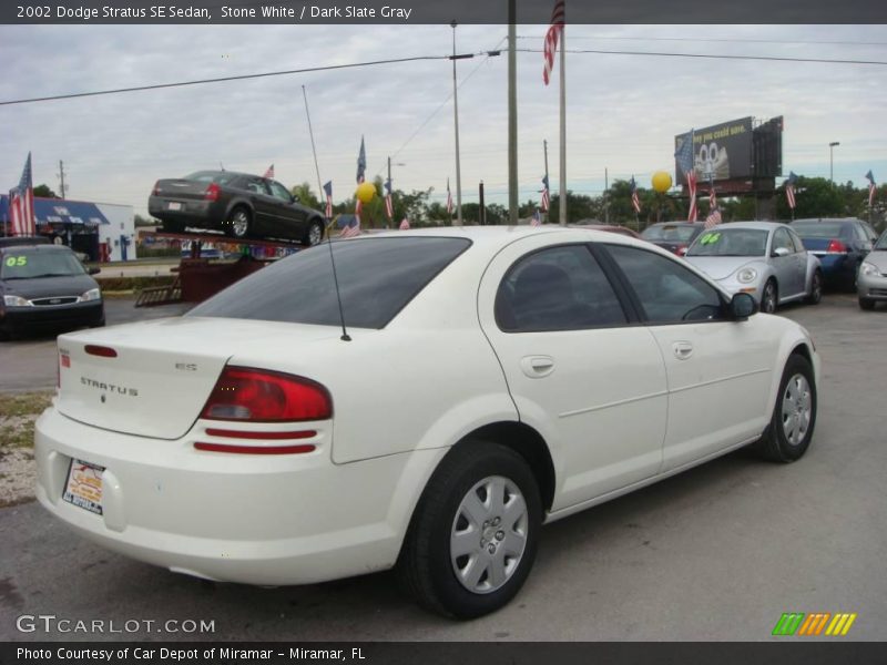 Stone White / Dark Slate Gray 2002 Dodge Stratus SE Sedan
