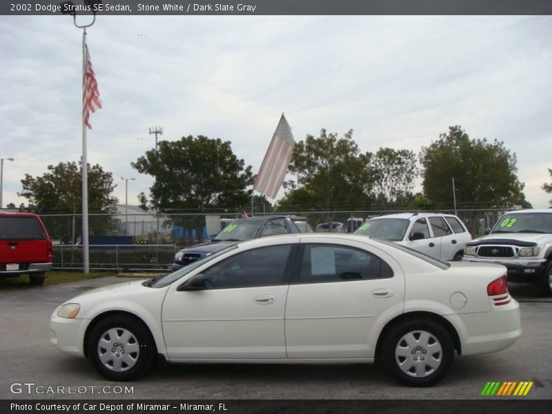 Stone White / Dark Slate Gray 2002 Dodge Stratus SE Sedan