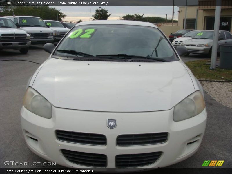 Stone White / Dark Slate Gray 2002 Dodge Stratus SE Sedan